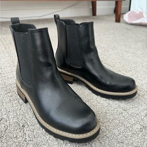 Universal Thread Black Boots